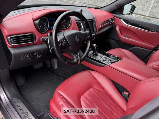 Maserati LEVANTE 2016-11 8849677-13