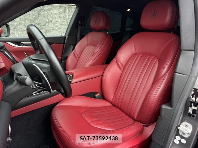Maserati LEVANTE 2016-11 8849677-14