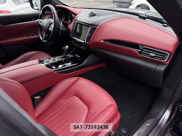 Maserati LEVANTE 2016-11 8849677-15