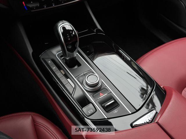 Maserati LEVANTE 2016-11 8849677-20