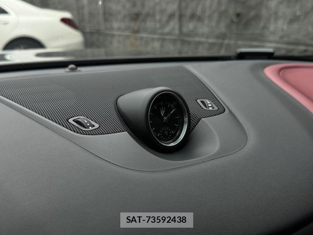 Maserati LEVANTE 2016-11 8849677-22