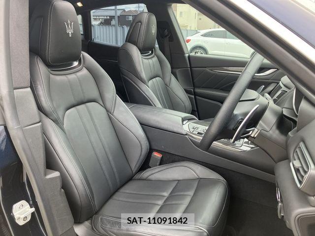 Maserati LEVANTE 2021-12 8883873-12