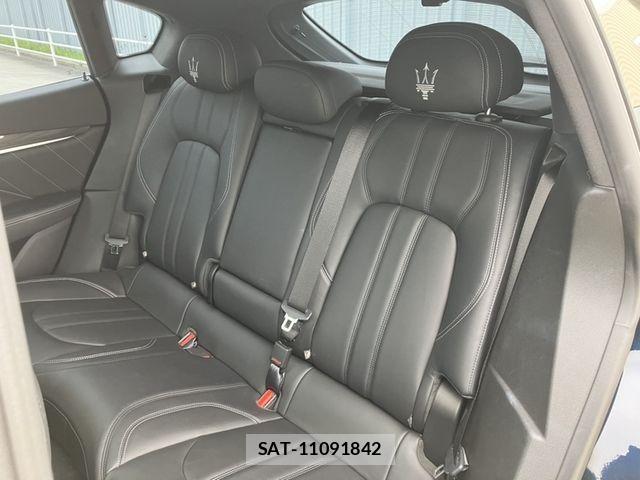 Maserati LEVANTE 2021-12 8883873-13