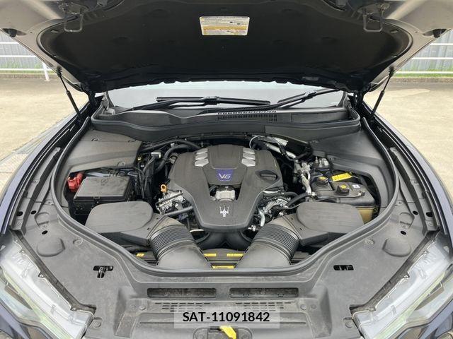 Maserati LEVANTE 2021-12 8883873-17