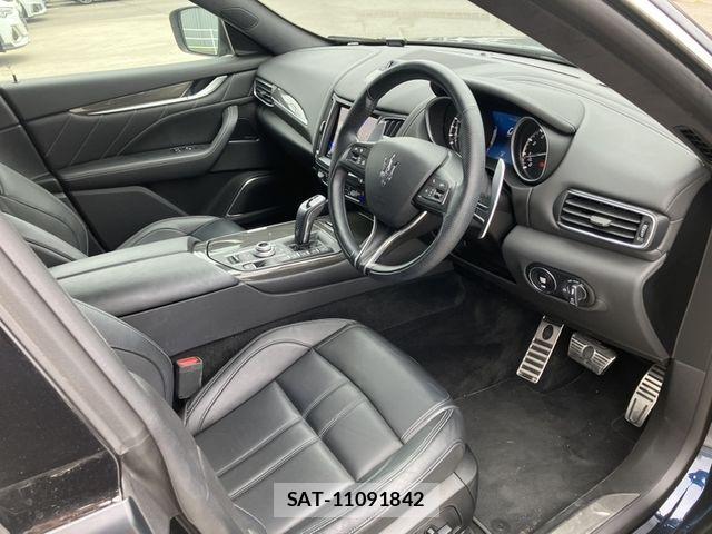 Maserati LEVANTE 2021-12 8883873-1
