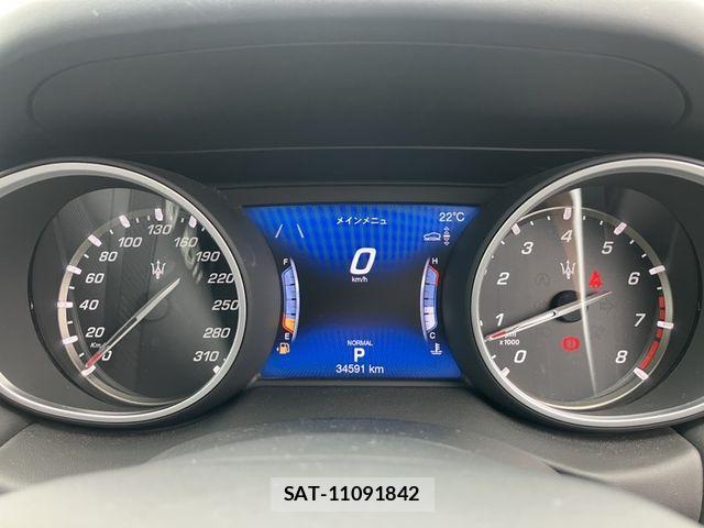 Maserati LEVANTE 2021-12 8883873-6