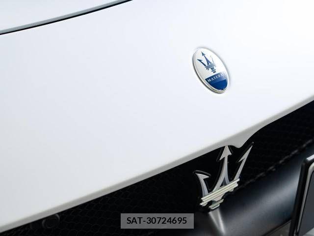 Maserati MC20 2022-10 1182372-18