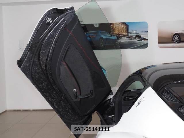 Maserati MC20 2022-04 1182367-9