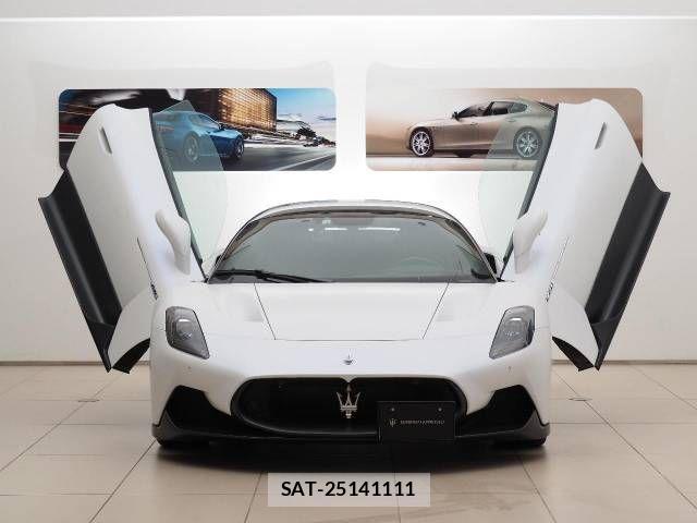 Maserati MC20 2022-04 1182367-12