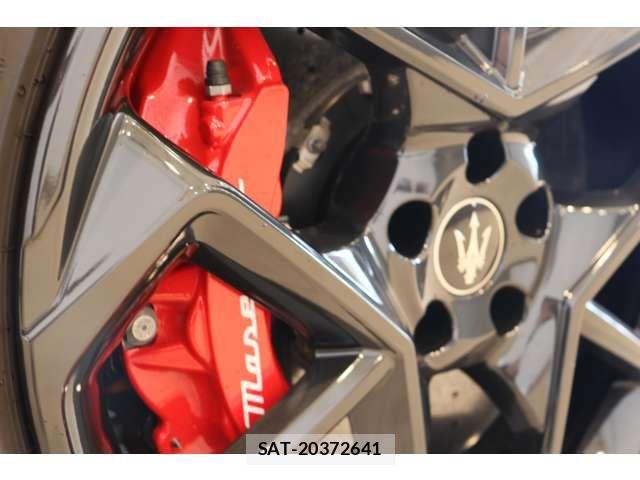Maserati MC20 2023-08 7725299-13