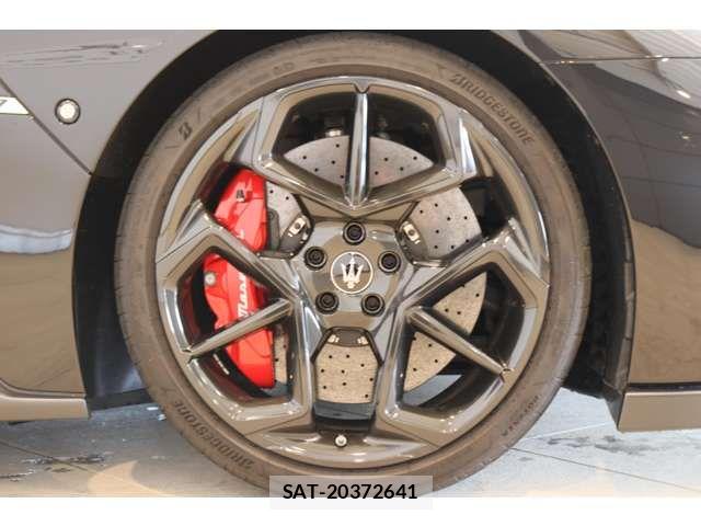 Maserati MC20 2023-08 7725299-3