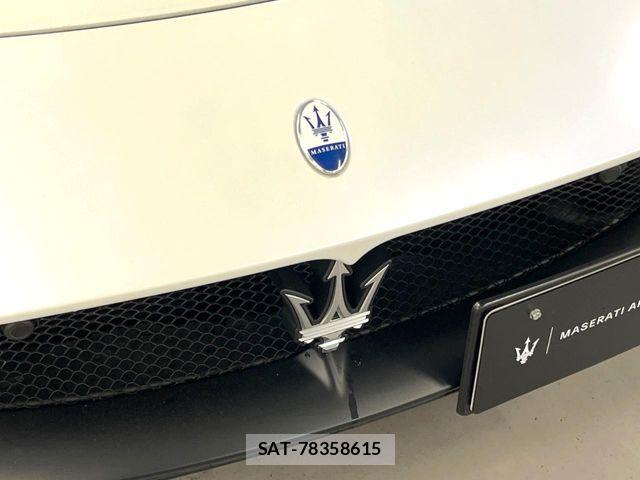 Maserati MC20 2024-03 6641917-18