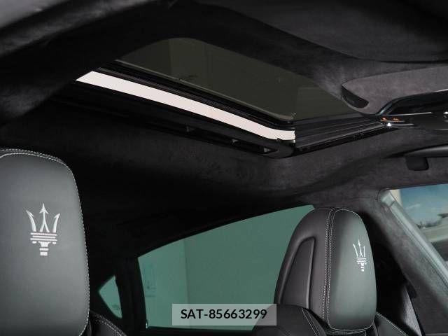 Maserati QUATTROPORTE 2022-12 1182379-10