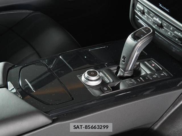 Maserati QUATTROPORTE 2022-12 1182379-12