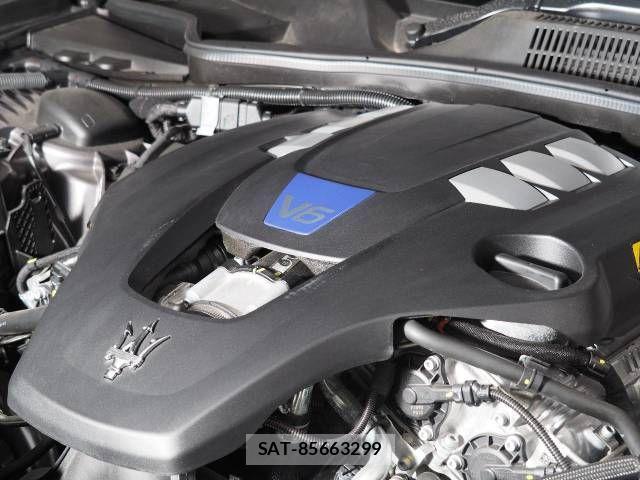 Maserati QUATTROPORTE 2022-12 1182379-5