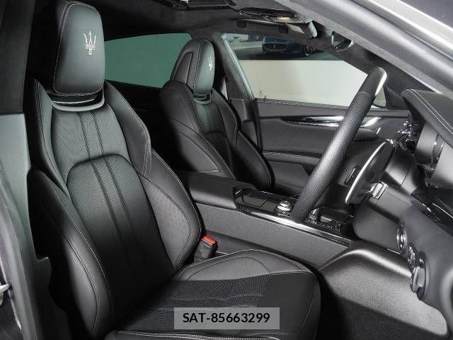 Maserati QUATTROPORTE 2022-12 1182379-6
