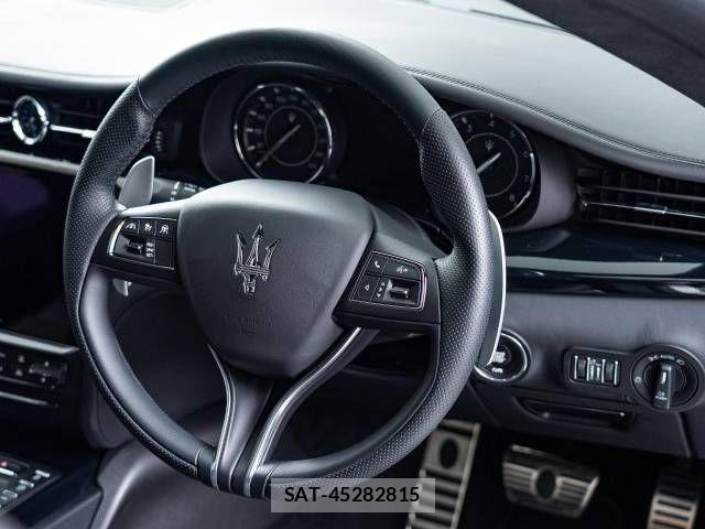Maserati QUATTROPORTE 2021-11 1182377-12