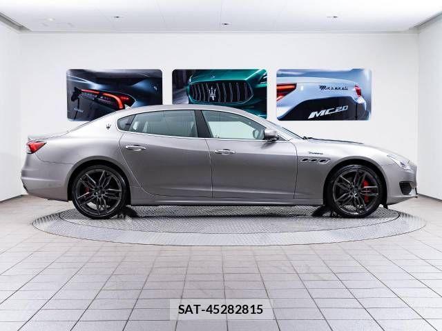 Maserati QUATTROPORTE 2021-11 1182377-14