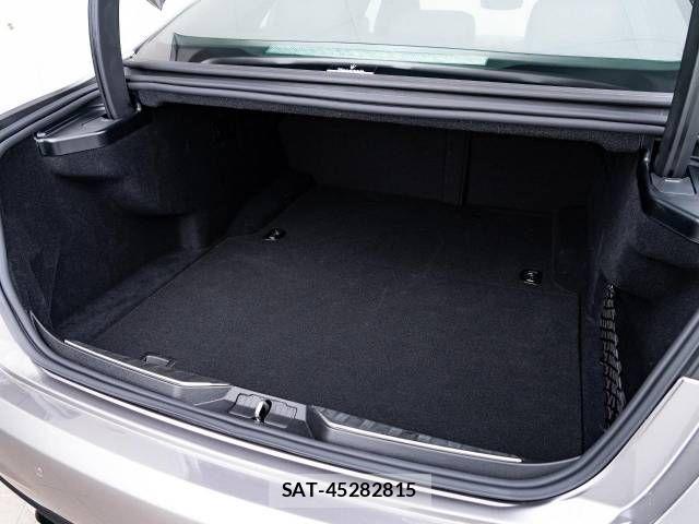 Maserati QUATTROPORTE 2021-11 1182377-16
