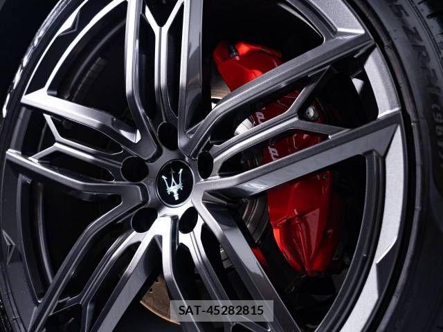 Maserati QUATTROPORTE 2021-11 1182377-6