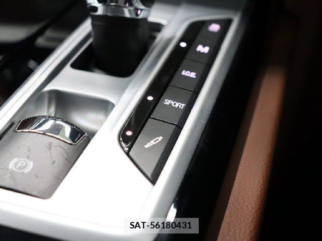 Maserati QUATTROPORTE 2016-06 7059367-11