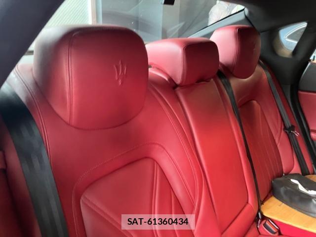 Maserati QUATTROPORTE 2017-02 7617828-15