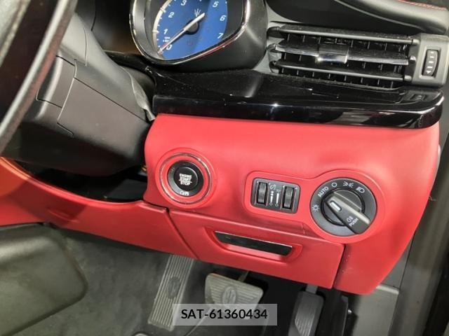 Maserati QUATTROPORTE 2017-02 7617828-22