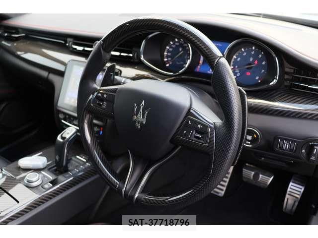Maserati QUATTROPORTE 2020-10 7725300-10