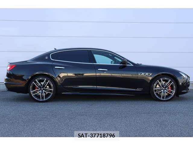 Maserati QUATTROPORTE 2020-10 7725300-12