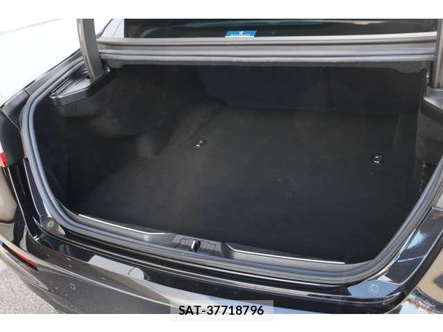 Maserati QUATTROPORTE 2020-10 7725300-15