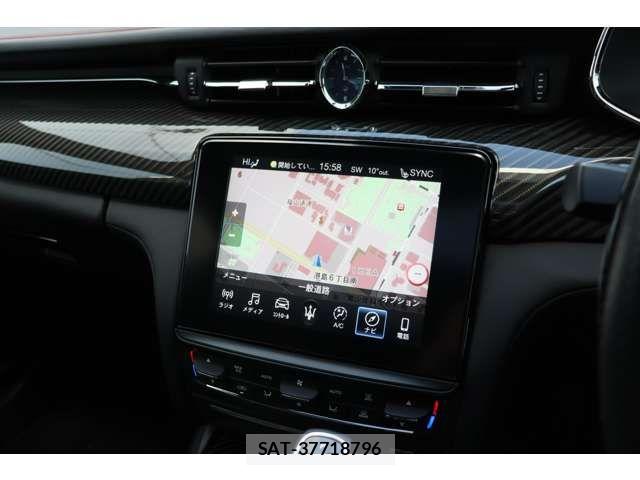 Maserati QUATTROPORTE 2020-10 7725300-18