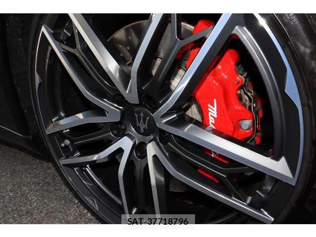 Maserati QUATTROPORTE 2020-10 7725300-6