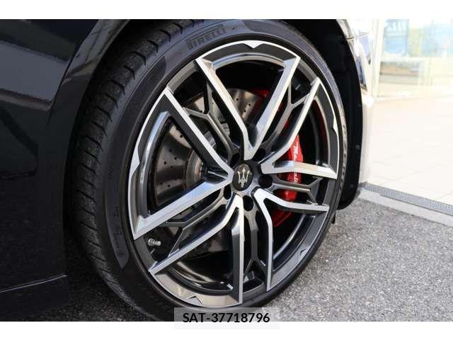 Maserati QUATTROPORTE 2020-10 7725300-7