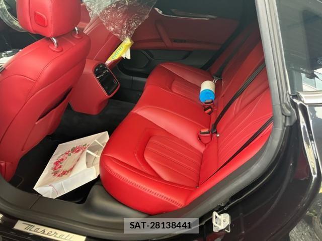 Maserati QUATTROPORTE 2018-04 7725301-15
