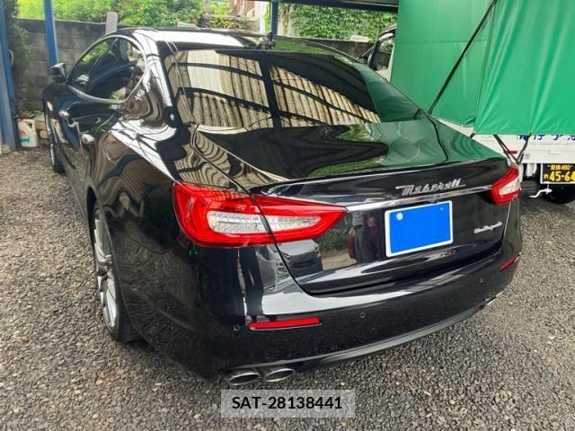 Maserati QUATTROPORTE 2018-04 7725301-1