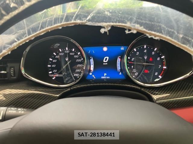 Maserati QUATTROPORTE 2018-04 7725301-20