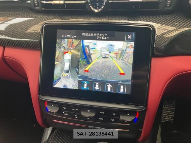 Maserati QUATTROPORTE 2018-04 7725301-23