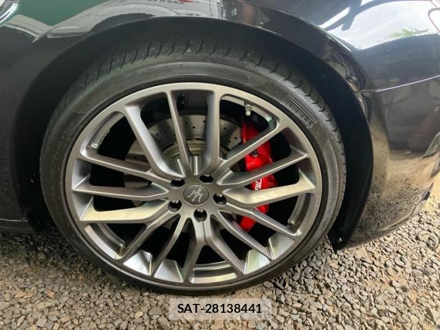Maserati QUATTROPORTE 2018-04 7725301-5
