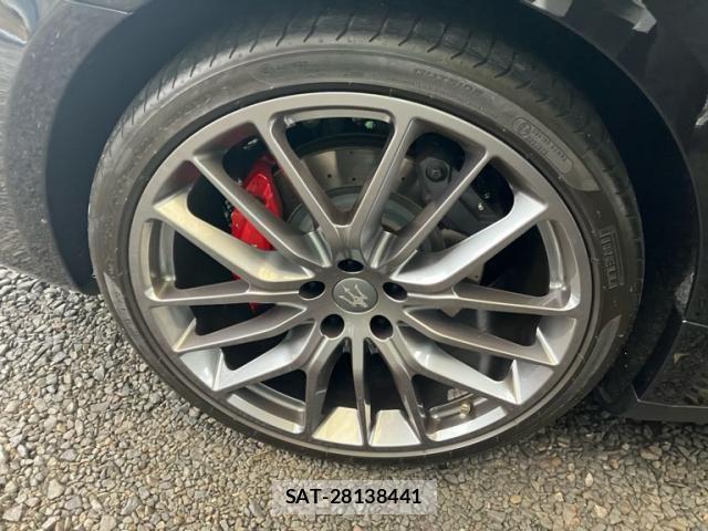 Maserati QUATTROPORTE 2018-04 7725301-6