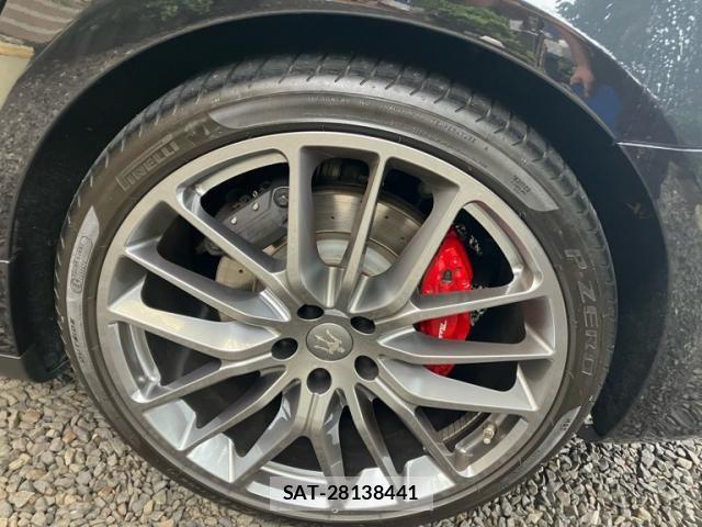 Maserati QUATTROPORTE 2018-04 7725301-7