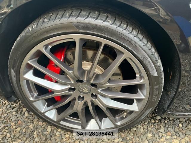 Maserati QUATTROPORTE 2018-04 7725301-8