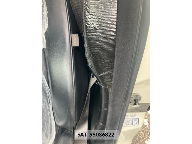 Maserati QUATTROPORTE 2007-06 7725302-28