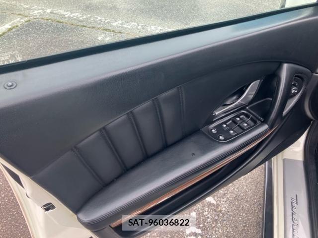 Maserati QUATTROPORTE 2007-06 7725302-8