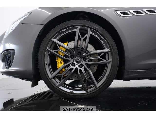 Maserati QUATTROPORTE 2021-11 7902893-9