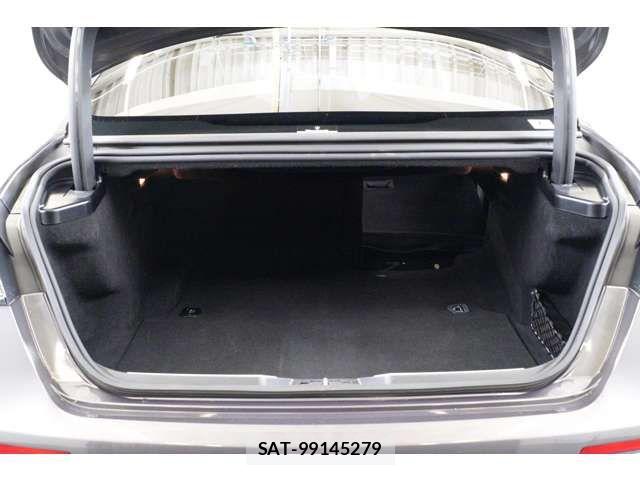 Maserati QUATTROPORTE 2021-11 7902893-3