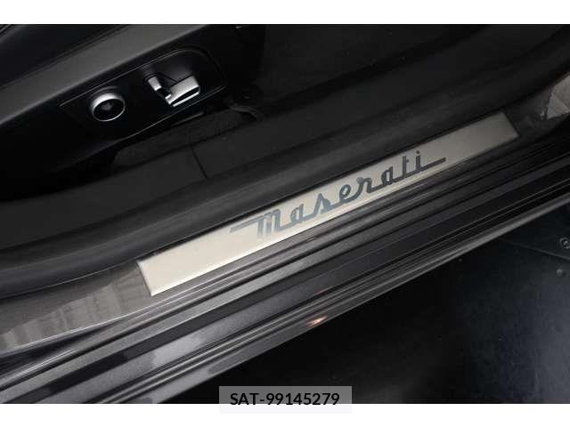 Maserati QUATTROPORTE 2021-11 7902893-7