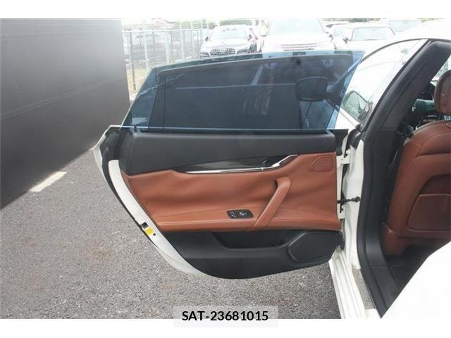 Maserati QUATTROPORTE 2015-03 8413409-16