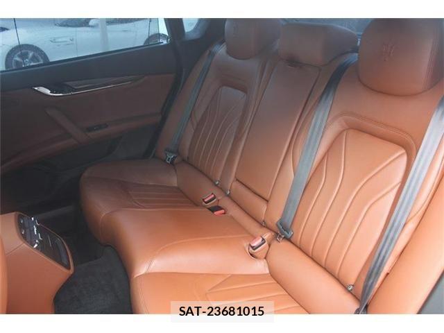 Maserati QUATTROPORTE 2015-03 8413409-17
