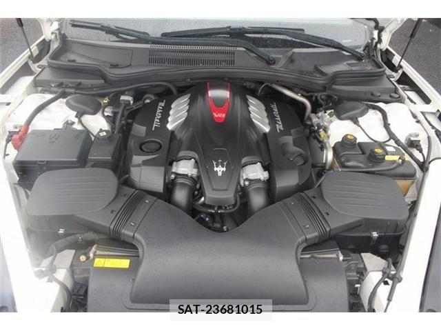 Maserati QUATTROPORTE 2015-03 8413409-20