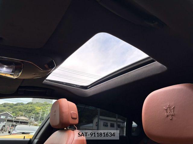 Maserati QUATTROPORTE 2013-11 8883874-18